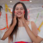 Jannat Zubair Rahmani Instagram - ‘Aaj biraj mein hori re rasiya’ I can’t stop grooving to the beats of the latest Holi track by @cokestudiobharat. My excitement for Holi has reached new heights as the chorus has me completely hooked. Let’s celebrate the festival of colours together and dance our hearts out to this infectious tune. With this amazing creation of @maithilithakur, @seedhemaut, @ravikishann, and @hi_mahan, this track is sure to make this Holi even more memorable! Create this hookstep specially curated by @bhaiyajiismile and don’t forget to use the hashtag #CokeStudioBharat and tag us while sharing your celebrations!” #Holi #ApnaSunao #Ad