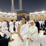 Jannat Zubair Rahmani Instagram - Jumma Mubarak 🤲🏻💕 Completed our first Umrah Alhumdulillah Special thanks to @alkhalidtours for being the best guide and making sure of every little detail… Really appreciate it 💕 Abaya @vw_abayas Masjid Al Haram Makkah - مسجد الحرام مكه المكرمه