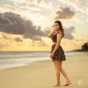 Jaseela Parveen Instagram - “What lies behind us and what lies before us are tiny matters compared to what lies within us.” —Ralph Waldo Emerson

PC : Love ❤️ @seny_p_arukattu @p_seny 
Costume : @think_over_things_signature __ 
Ass : @vidhul_biju 
Loc : Puthuvype beach

#positivity #positivevibes #love #motivation #selflove #happiness #inspiration #mindset #loveyourself #life #belief #believe #happyme #goals #limitations #success #nature #believe  #lifestyle #music #motivational #smile #happy #inspire #fitness #inspired #fitness #jaseelaparveen #bts