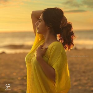 Jaseela Parveen Instagram - Stay connected and deepento yourself 

PC : Love ❤️ @seny_p_arukattu @p_seny 
Nails : @curls360salon 
Ass : @vidhul_biju 
Loc : Puthuvype

#positivity #positivevibes #love #motivation #selflove #happiness #inspiration #mindset #loveyourself #life #belief #believe #happyme #goals #limitations #success #nature #believe  #lifestyle #music #motivational #smile #happy #inspire #fitness #inspired #fitness #jaseelaparveen #bts