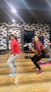 Jaseela Parveen Instagram - Gym fun @jaseela_parveen 

#dance #trending #outed #vairalvideo #viral #happyhours #premo #bloopers #trangers #frends #frendshipgoals #kaloor #kaloorstadium #instagram #instagood #insta #reels #reelsinstagram #reelsvideo #reelsindia #reelsinsta #reelsviral #reelslovers