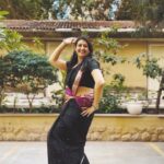Juhi Parmar Instagram – Pyjamas or a saree, an Indian woman can don it all and with it make it look like so easy and remember she’ll be dancing between multiple tasks while doing it all….
#transitionreels #saree #sareelove #sareelover #dancereels #dance #reels #reelsinstagram #reelsvideo #reelitfeelit #reelkarofeelkaro
