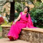 Juhi Parmar Instagram - There is some special kind of beauty in sarees.. They just bring out the best in you. #sareelove #saree #sareelover #indian #indianlook