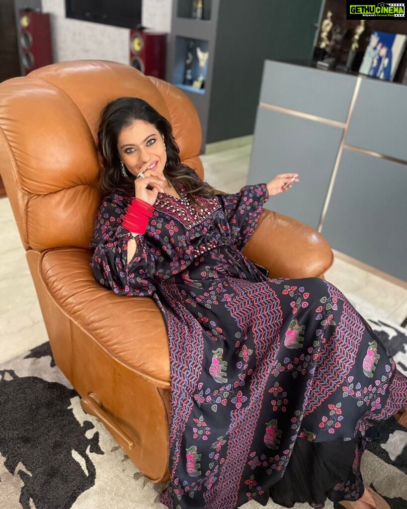 Kajol Instagram - That’s my #TGIF pose and #mood #salaamvenky #promotions