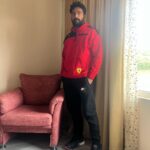 Kalaiyarasan Instagram - 🖤❤️