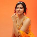 Kalyani Priyadarshan Instagram - Going to take a moment during this post to say that today marks 5 years for me in the industry with you guys. I’m so grateful for every bit of growth I’ve had (with the successes as well as in my craft). I’m grateful for every new fan, for every new bit of love that is coming my way. And I’m even more grateful to the fans that have stuck around from day 1 and been on this journey with me for the last 5 years across languages, across genres. You know who you are. I know who you are. I hope I continue to grow over the coming years and you guys with me ♥️