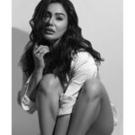 Kangna Sharma Instagram - I dnt get cute , I get drop- dead gorgeous ❤️ Clicked by - @trueclick01 makeup&hair- @makeup_asfaque