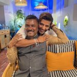 Karanvir Bohra Instagram - Congratulations @bhamlafoundation for spreading such an awareness on #worldenvironmentday on such a level and the icing on cake was the honourable CM @mieknathshinde giving such an inspiring speech on environment… @drshrikantshinde you are like an extension of your father, will spoken, humble and so much of positivity, was a pleasure meeting you too… @pratap_sarnaik sir you are an inspiration and the most amazing person I know and I love you so much🤗 @iamshaileshlodha aapre waaste kai kehu ❤️❤️❤️ you are taking me to #ayodhya #ramtemple to put a brick I too want to be that #squirrel @lakshyarajsinghmewar aapne khamakhani are maaro bahut saro laad ❤️ @singer_shaan and @yashbirla let’s go to #ayodhya 🔱🔱🔱 @shiamakofficial you are gifted and the personally signed gift that you have given me #lawsofthespiritworld I’m sure it will be a great guidance in my future… And last but not the least @saherbhamla at such a young age you are working for such an amazing cause, god bless you #omnamashivaya 🔱