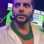 Karanvir Bohra Instagram - Congratulations @bhamlafoundation for spreading such an awareness on #worldenvironmentday on such a level and the icing on cake was the honourable CM @mieknathshinde giving such an inspiring speech on environment… @drshrikantshinde you are like an extension of your father, will spoken, humble and so much of positivity, was a pleasure meeting you too… @pratap_sarnaik sir you are an inspiration and the most amazing person I know and I love you so much🤗 @iamshaileshlodha aapre waaste kai kehu ❤️❤️❤️ you are taking me to #ayodhya #ramtemple to put a brick I too want to be that #squirrel @lakshyarajsinghmewar aapne khamakhani are maaro bahut saro laad ❤️ @singer_shaan and @yashbirla let’s go to #ayodhya 🔱🔱🔱 @shiamakofficial you are gifted and the personally signed gift that you have given me #lawsofthespiritworld I’m sure it will be a great guidance in my future… And last but not the least @saherbhamla at such a young age you are working for such an amazing cause, god bless you #omnamashivaya 🔱