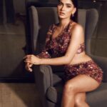 Karishma Sharma Instagram - Manish's show was the epitome of glamour. As they always are. I absolutely loved this collection and I'm already excited for the ones to come. Wearing Manish at his show was nothing less than a dream. This dress made me feel as dreamy as the show 🥹 @manishmalhotraworld @manishmalhotra05 Shot by @pehelaggarwal Makeup by @im__sal Hair by @aliyashaik28 Styled by @rivashion Jewellery by @nehalullajewellery