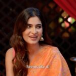 Karishma Sharma Instagram - The wait is finally over!! Omg guys i can’t explain how much fun I’ve had shooting this🥰 Farzi Mushaira S3 comes out on the 13th January only on Amazon miniTV @zakirkhan_208 @gopaldatt @nishanttanwar @venussinghofficial @iamhimanshikhurana @kkamra @prachidesai @whofaisalmalik @shenaztreasury @randomvarun @hussain.dalal @tanmaybhat @therichachadha @mrbeanbagg #ZakirKhan #GopalDutt #VenusSingh #NishantTanwar #PrachiDesai #HimanshiKhurana #TanmayBhatt #KritikaKamra #FaisalMalik #ShenazTreasury #KarishmaSharma #RichaChadha #FarziMushairaS3 #AmazonminiTV #watchfree