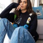 Karishma Tanna Instagram - Sweater weather gone soon 🥺🤓 Happy Sunday ❤️ @ravii_dixit @ananyaarora2013