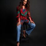 Karishma Tanna Instagram - ❤️ . . . . Blazer- @ekastories.store Jewellery- @rheakapoor x @pipabella @e3kjewelery Make up @aafreenmakeupandhair Hair @shefali_hairstylist.81 Styled by- @sukritigrover Styling Team- @vanigupta.23 @simrankumar19 Click by @akshay_26