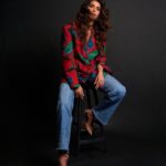 Karishma Tanna Instagram - ❤️ . . . . Blazer- @ekastories.store Jewellery- @rheakapoor x @pipabella @e3kjewelery Make up @aafreenmakeupandhair Hair @shefali_hairstylist.81 Styled by- @sukritigrover Styling Team- @vanigupta.23 @simrankumar19 Click by @akshay_26