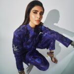 Karishma Tanna Instagram - What’s Scoop ing???? @netflix_in #scoop #love #work #explore #potd #karishmatanna Outfit- @payalpratap Jewellery- @sangeetaboochra @aquamarine_jewellery @minerali_store Makeup- @kavyesharmaofficial Hair- @shefali_hairstylist.81 Styled by- @sukritigrover Styling Team- @vanigupta.23 @simrankumar19 Photographer- @aviraj