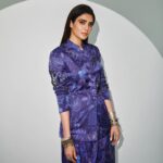 Karishma Tanna Instagram - What’s Scoop ing???? @netflix_in #scoop #love #work #explore #potd #karishmatanna Outfit- @payalpratap Jewellery- @sangeetaboochra @aquamarine_jewellery @minerali_store Makeup- @kavyesharmaofficial Hair- @shefali_hairstylist.81 Styled by- @sukritigrover Styling Team- @vanigupta.23 @simrankumar19 Photographer- @aviraj