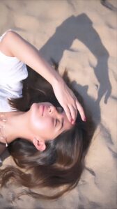 Kashmira Pardesi Instagram - Those who look for seashells, will find seashells. 
Those who open them, will find pearls🐚🌊✨

Shot by : @ashwin_harke 
Styling : @jasjeet01_
Styling assistant : @dhritisoonderji @_aamenaa_
HMU : @sandybeauti
Hairstyle by : @makeoversbyjacqueline
Managed by : @wizardingmedia_