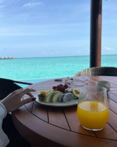 Kashmira Pardesi Instagram - On island time 🏝️🐚🧜🏻‍♀️ 

@touronholidays @heritanceaarah 

#touron #touronmaldives #HeritanceAarah #HeritanceHotelsandResorts #HeritanceExperience #SunnySideofLife #PremiumAllInclusive