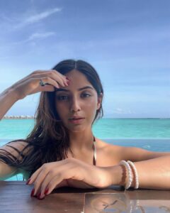 Kashmira Pardesi Instagram - On island time 🏝️🐚🧜🏻‍♀️ 

@touronholidays @heritanceaarah 

#touron #touronmaldives #HeritanceAarah #HeritanceHotelsandResorts #HeritanceExperience #SunnySideofLife #PremiumAllInclusive