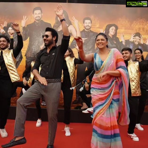 Kavita Kaushik Instagram - Some Amazing captures of an awesome evening, Carry on jatta 3 trailer launch , followed by a musical night hosted by Aamir Sir ! So blessed to be in such perfectionist n esteemed company 💓 so grateful for all your love on the trailer 🙏 So excited for you all to watch the film on 29th June 2023 in theaters with your friends n family n enjoy this Maha entertaining ride #carryonjatta3 #Carryonjatta3 #cinemas #movies #popcorn #entertainment #stars #aamirkhan #gippygrewal @carryonjattamovie @humblemotionpictures @gippygrewal @sonambajwa @ghuggigurpreet @binnudhillons @kapilsharma @smeepkang @jaswinderbhalla