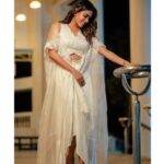 Keerthi shanthanu Instagram - White gold glam❕✨ Designer : @bandananarulaofficial Photography Team: @sat_narain @the.portrait.culture @shotsbyuv @srivathsan_vijayaraghavan @talesbyashif Hairdo : @chisellecrew