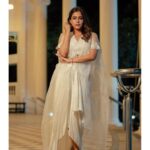 Keerthi shanthanu Instagram - White gold glam❕✨ Designer : @bandananarulaofficial Photography Team: @sat_narain @the.portrait.culture @shotsbyuv @srivathsan_vijayaraghavan @talesbyashif Hairdo : @chisellecrew