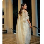 Keerthi shanthanu Instagram - White gold glam❕✨ Designer : @bandananarulaofficial Photography Team: @sat_narain @the.portrait.culture @shotsbyuv @srivathsan_vijayaraghavan @talesbyashif Hairdo : @chisellecrew