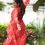 Keerthi shanthanu Instagram - 💃🏻 A quick click before the launch of @musky_wardrobe 🥰 The girls team! Outfit : @musky_wardrobe @smrithi_sathish Makeup & hairdo : @steffhymerwin Clicks : @sruthi.jayabal @poornimabhagyaraj ❤️