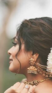 Keerthi shanthanu Instagram - 🌸✨💜

Shot & edited by @rootzstudios Thankoo🥰
@studio149 @jcsjewelcreations @puii_c_ammy 

#jimikkiponnu #varisu #trendingreels