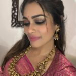Keerthi shanthanu Instagram - 💖 #பட்டுப்புடைவை #நகை ✨ For @zeetamizh #superjodi today 6.30pm @mspinkpantherjewel @vyshalisundaram_hairstylist @poornimas_store #saree #silksarees