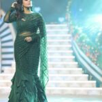 Keerthi shanthanu Instagram - 🦚 For #Superjodi finale on @zeetamizh with the fun loving @rjvijayofficial ✨ Emerald green draped saree from @studio149 ✨ Earrings : @rimliboutique ✨ Photography: @teamcreators & @stevenaj14 ✨