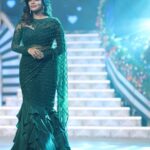 Keerthi shanthanu Instagram - 🦚 For #Superjodi finale on @zeetamizh with the fun loving @rjvijayofficial ✨ Emerald green draped saree from @studio149 ✨ Earrings : @rimliboutique ✨ Photography: @teamcreators & @stevenaj14 ✨