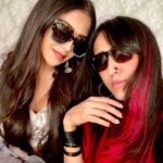 Khushi Dubey Instagram - Tenu kala chasma jachda ae….. Jachda ae gore mukhde te♥️😌😉 . . #khushidubey #gulenaghmakhan #glares #goggles #girls #red #black #beauties #love #suave #worthit #power #swag