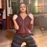 Khushi Dubey Instagram - The best things in life make you sweat….. . . #khushidubey #khushians #chikki #chikkisharma #aashiqana #aashiqanaonhotstar #hotstar #disney #disneyplushotstar #aashiqana2onhotstar #sweat #fight #live #love #hardwork #achieve #hoodie #punch #life