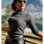 Khushi Dubey Instagram - 📍Where the whirling clouds embrace the peaks…. . . #khushidubey #khushians #mountains #view #peaks #manali #scenic #nature #beauty Manali, Himachal Pradesh