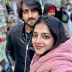 Khushi Dubey Instagram - Sit back and swipeeee!!!😎♥️ . . . #khushidubey #zaynibadkhan #khushi #zayn #zayshi #fun #manali #market #scenery #beauty #favorite #snow #winters #swipe #cute #happy #love #daywellspent Manali, Himachal Pradesh