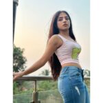 Khushi Dubey Instagram - Lemme be your gush of thrill eh!?❤️‍🔥 . . . #khushidubey #khushians #perfectlighting #fashion #beauty #potrait #love #cute #denim #naturelover #pink #babypink #style #daylight #eveningvibes