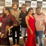 Khushi Dubey Instagram - Crazy nighttt, with the craziestt peopleee!💯♥️🔥 . . . #aashiqana #launch #launchparty #season3 #aashiqana3onhotstar #party #fun #khushidubey #chikki #chikkisharma #zaynibadkhan #yakki #yash #celebration #crazynight #dance #love . . @gulenaghmakhan @zaynibadkhan @afzalsayyed.as @inderjeet.modi @anshu_srivastava05 @nirisha.basnett @geetabishtofficial Madh Island, Mumbai