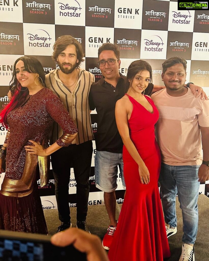 Khushi Dubey Instagram - Crazy nighttt, with the craziestt peopleee!💯♥️🔥 . . . #aashiqana #launch #launchparty #season3 #aashiqana3onhotstar #party #fun #khushidubey #chikki #chikkisharma #zaynibadkhan #yakki #yash #celebration #crazynight #dance #love . . @gulenaghmakhan @zaynibadkhan @afzalsayyed.as @inderjeet.modi @anshu_srivastava05 @nirisha.basnett @geetabishtofficial Madh Island, Mumbai