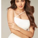 Kiara Advani Instagram - The season of love is on its way! This time around, make your Valentine’s memorable with my favourite - @kimirica.shop. Spread the warmth of your love and make hearts happy with Kimirica’s luxurious and pampering gift sets. They will make the perfect Valentine’s gifts for everyone close to your heart. I have picked my favourites to celebrate the season of love, now it’s your turn! #CelebrateYourLove #KimiricaValentineStore #Kimirica