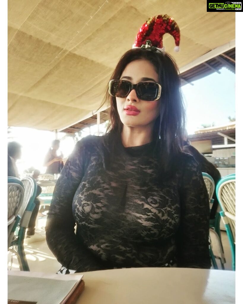 Kiran Rathod Instagram - “Keep it simple. Keep it honest. Keep it real.” 😇 🥰 😋 #angel #beach #beautiful #beauty #beyou #christmas #cute #instagood #instamood #instapic #instadaily #sun #sand #travel #vacation #photooftheday #photography #photo #photos #looks #lookperfeito #lookoftheday #outdoor #outfits #outfitoftheday #happy #happiness #thank you #thankinggod