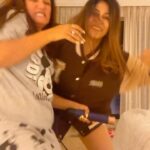 Kishwer Merchant Instagram - Kya mai achaa nahi gaati 🙄🤣😝 Batao Zara . #funnyvideos #funnyreels #comedy #comedyreels #comedyvideos #sistersinlaw #funtimes #srilanka Columbo, Sri Lanka