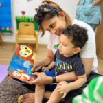 Kishwer Merchant Instagram - He's a book person .. wonder who he's taken after 😂🤷‍♀️ Thank u for capturing this moment @ambieie ❤️