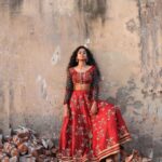 Krisha Kurup Instagram - #sensethesarcasm . Styling : @keerthysampath Costume : @lopa_tailoring_and_embroidery Jewellery : @avyaali Photography: @timelesstalesphotography
