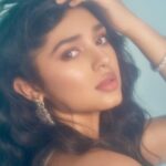 Krithi Shetty Instagram - Dreamy vibes 🌸 • • Outfit - @seemagujraldesign Jewelry- @karnikajewelshyd Styled by - @ashwin_ash1 & @hassankhan_3 Shot by - @eshaangirri H&M - @chaks_makeup @venkymakeupstudio