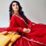 Krithi Shetty Instagram - Here’s me saying bye to #2022 Can’t wait for the #newyear ……hope it brings all of us loads of happiness and positivity ✨🥰 • • Outfit- @anushreereddydesign Jewelry- @anayah_jewellery Styled by - @ashwin_ash1 & @hassankhan_ 3 Shot by - @eshaangirri H & M - @chaks_makeup @venkymakeupstudio