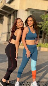 Kritika Sharma Instagram - Uff mere dil mei todhi khali si jagah thi 🥰 #sisters #reels #reelkarofeelkaro #reelit #trending #reelsinstagram #tanyasharma #explore #fyp #dance #sharmasisters