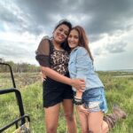 Kritika Sharma Instagram - 👯 #junglenights @aditi_lunkar ❤️ Have you been to jungle at night!? Comment below #reelsinstagram #trendingreels #explorepage✨ #jungle Tadoba Tiger Reserve