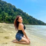 Kritika Sharma Instagram - Hello Sunday! #khaolak #thailand #phuket #travel #girl #indian #ocean #beach #sunkissed Khaolak,Thailand