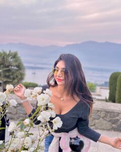 Kriti verma Instagram - Be shameless about your hustle, nobody will feed you if you go Broke 💁🏼‍♀️
#aajkagyaan😜